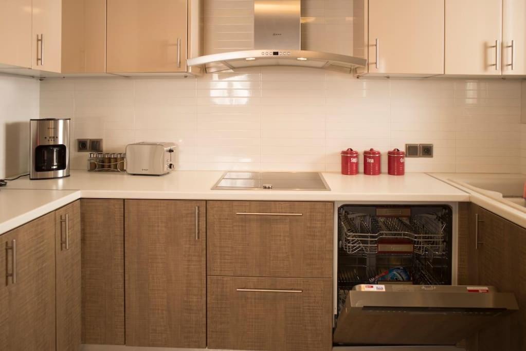 Deluxe Apartment In The Center กาลามาตา ภายนอก รูปภาพ